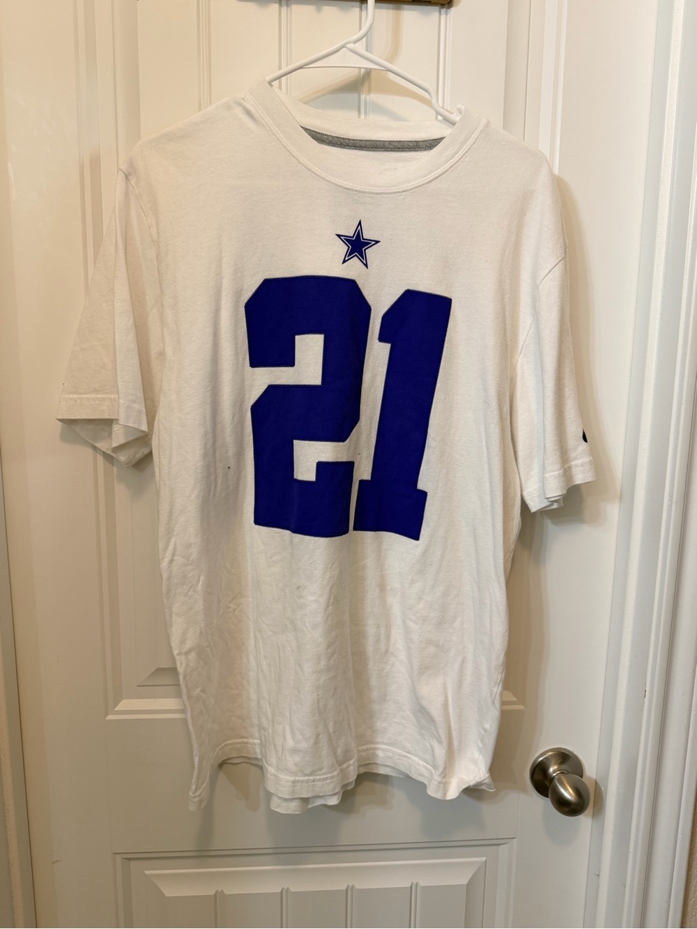 Nike Dallas Cowboys Tee with Blue '21' Graphic